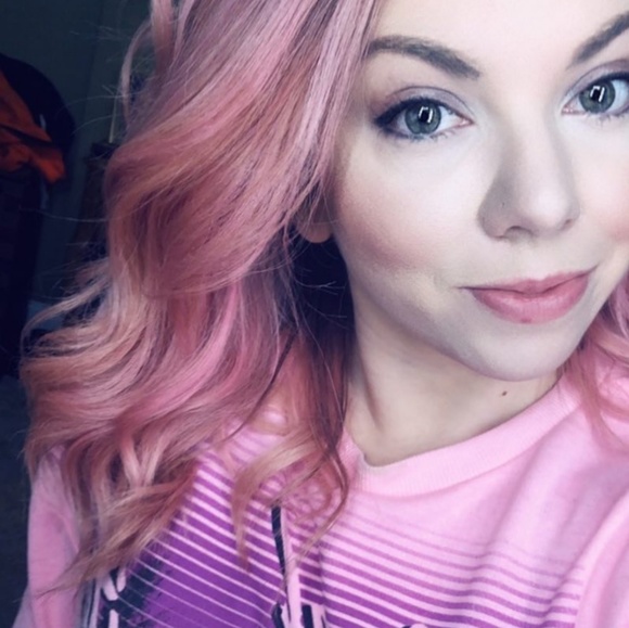 Meet your Posher, Skye - Picture 1 of 1